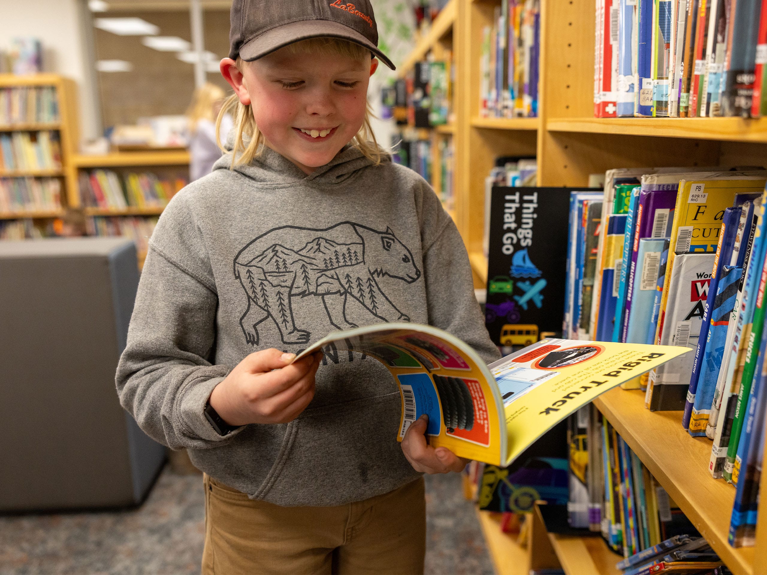 ribbon cutting_0008_Minnehaha_Ribbon_Cutting_03_25_0049